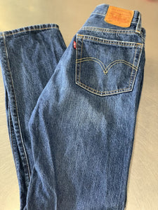 Levis 501 Jeans 24