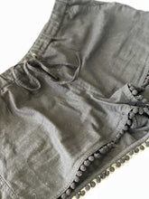 Load image into Gallery viewer, J Crew (Outlet) Shorts L
