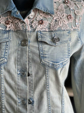 Load image into Gallery viewer, Airfield Denim Jacket M
