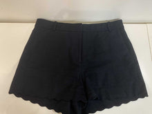 Load image into Gallery viewer, J Crew scalloped shorts NWT 6
