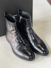 Load image into Gallery viewer, Club Monaco Trycia Flat Boot 39 New In Box
