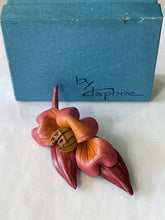 Load image into Gallery viewer, Leather Flower Pin By Daphne
