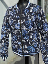 Load image into Gallery viewer, Motion Everyday Athleisure Reversible Jacket S
