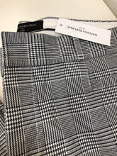 Load image into Gallery viewer, Banana Republic (outlet) Sloan plaid pants NWT 8
