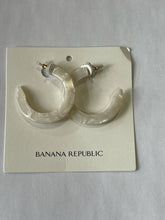 Load image into Gallery viewer, Palm Tree Hoop O/S Banana Republic Earrings
