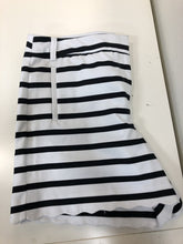 Load image into Gallery viewer, Anne Klein striped shorts 10
