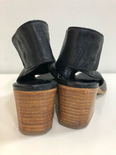 Load image into Gallery viewer, Mimosa leather sandals 37
