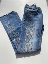 Load image into Gallery viewer, Driftwood Kelly Jeans 25W/33L
