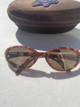 Load image into Gallery viewer, Maui Jim Vintage Sunglasses
