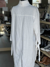 Load image into Gallery viewer, Linen Lux Tunic XL
