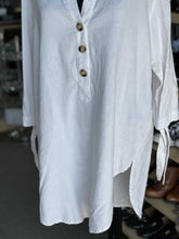 Load image into Gallery viewer, Linen Lux Tunic XL
