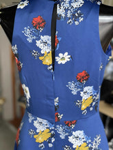 Load image into Gallery viewer, Banana Republic (outlet) Floral Dress 4

