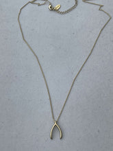 Load image into Gallery viewer, Orelia Wishbone Necklace
