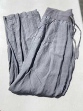 Load image into Gallery viewer, Guess Linen Pants M
