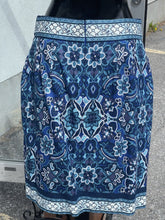 Load image into Gallery viewer, Ann Taylor Skirt 6P
