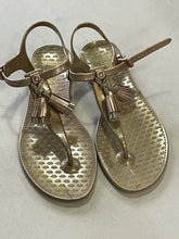 Load image into Gallery viewer, Juicy Couture Jelly Sandals 7
