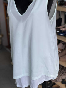 Banana Republic Sleeveless Top L