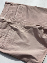 Load image into Gallery viewer, American Eagle Midi shorts 12
