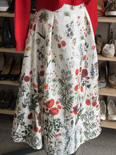 Load image into Gallery viewer, Chicwish Floral Skirt NWT S
