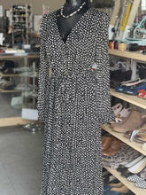 Load image into Gallery viewer, Lucky Brand Maxi Dress M
