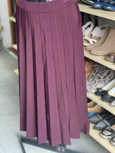 Load image into Gallery viewer, H&amp;M Pleated Midi Skirt M
