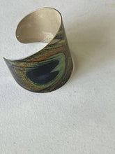 Load image into Gallery viewer, Peacock cuff
