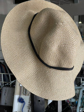 Load image into Gallery viewer, Main Character Aritzia Hat M/L
