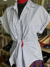 Load image into Gallery viewer, Ralph Lauren striped shirt M
