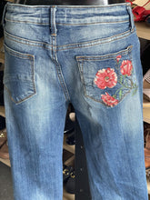 Load image into Gallery viewer, Driftwood Slim Fit Embriodered jeans 28
