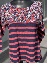 Load image into Gallery viewer, Anthropologie striped top M
