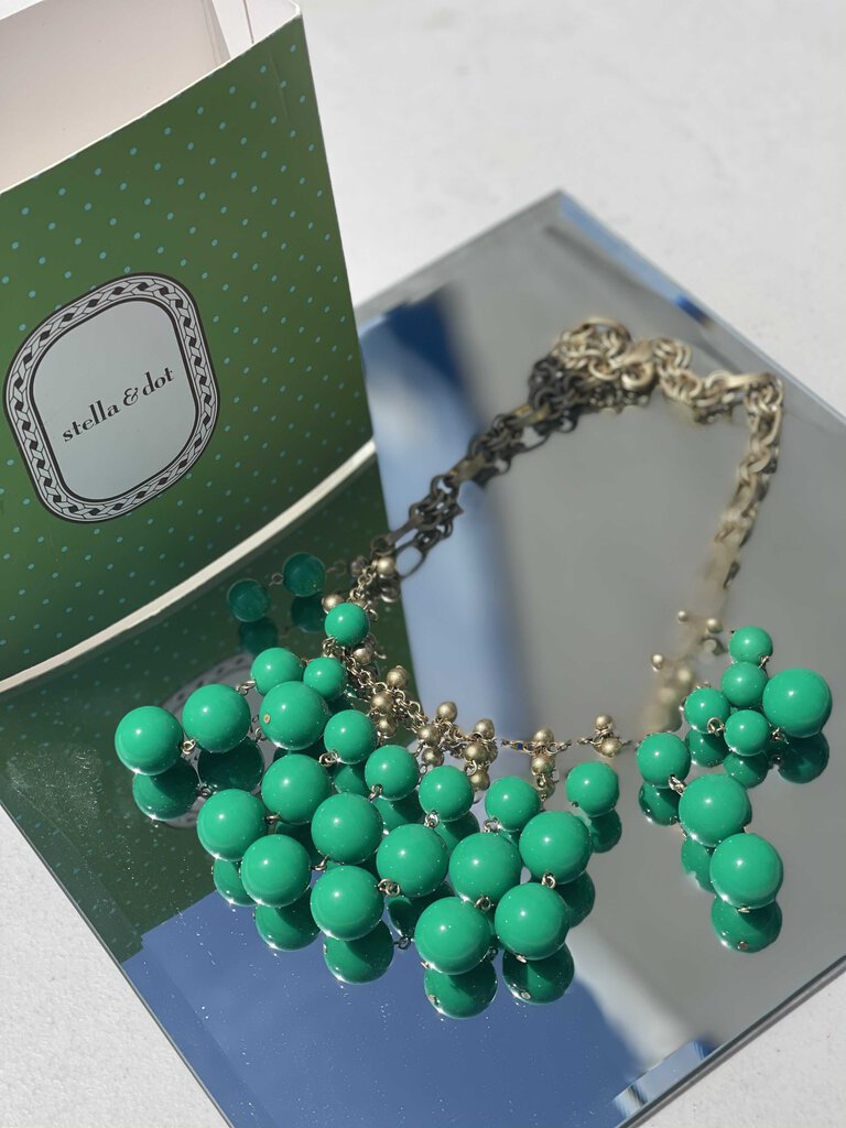 Stella & Dot Necklace with box