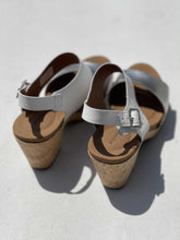 Load image into Gallery viewer, Rockport Leather Clog Sandals 7.5
