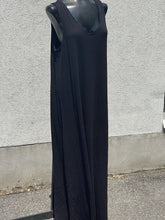 Load image into Gallery viewer, H&amp;M Maxi Dress L
