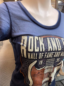 Rock N Roll Hall Of Fame T-shirt M