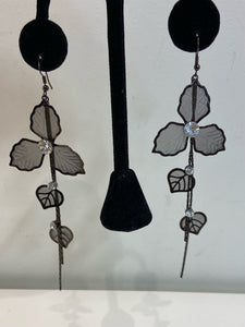 Flower/leaf drop earrings