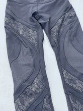 Load image into Gallery viewer, Lululemon Lace overlay Section Leggings 2
