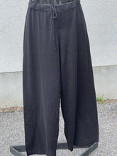 Load image into Gallery viewer, Gudrun Sjoden Cotton Pants L
