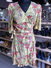 Load image into Gallery viewer, Zara Wrap Dress L
