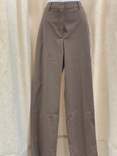 Load image into Gallery viewer, Wilfred Khakis 6 NWT
