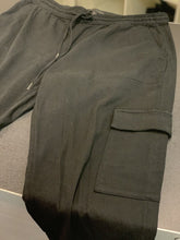 Load image into Gallery viewer, Banana Republic Cargo Pants M
