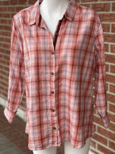 Load image into Gallery viewer, Joe Fresh plaid,button up top XL
