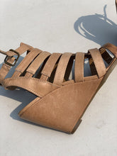 Load image into Gallery viewer, Nine West Sandals 7
