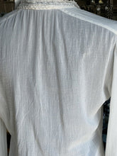Load image into Gallery viewer, Elie Tahari Top Long Sleeve S
