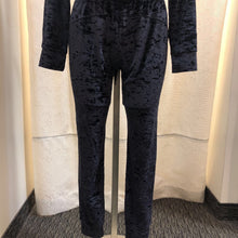 Load image into Gallery viewer, Lululemon crushed velvet joggers 6
