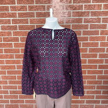 Load image into Gallery viewer, Banana Republic (outlet) Purple top M
