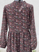 Load image into Gallery viewer, American Eagle Floral Dress M
