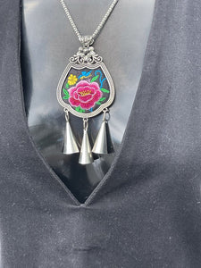 Embroidered pendant necklace