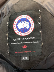 Canada Goose parka XL (As Is-bit worn