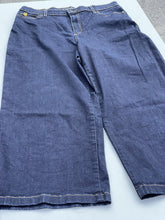 Load image into Gallery viewer, Second Yoga Jeans Jeans Wide Leg 31
