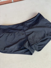 Load image into Gallery viewer, Lululemon tie waist lined shorts 6
